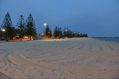 Altona Beach - Gold Coast Attractions 1