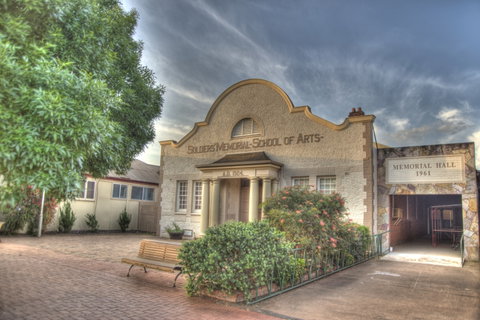 Ardlethan - Gold Coast Attractions 0