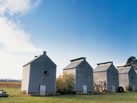 Myrtleford To Porepunkah 24km - Gold Coast Attractions 0