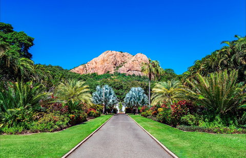 Queens Gardens - Gold Coast Attractions 0