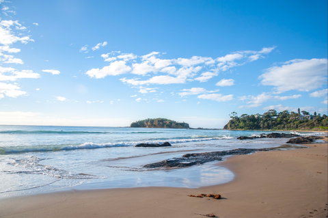 Tomakin - Gold Coast Attractions 0