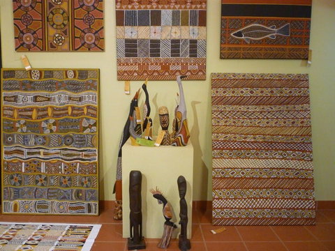 Tiwi Design Aboriginal Corporation - Gold Coast Attractions 0