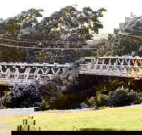 Victoria Bridge over Stonequarry Creek - Gold Coast Attractions