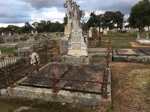 Benalla Cemetery Historical Walk - Gold Coast Attractions 0