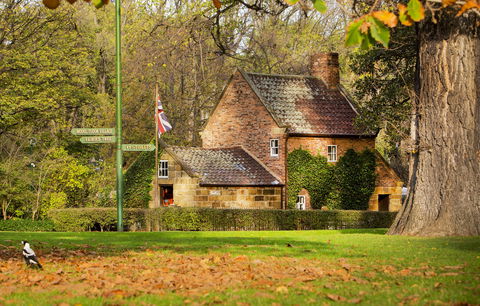 Cooks' Cottage - Gold Coast Attractions 0