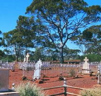Old Pioneer Cemetery Coolgardie - Gold Coast Attractions