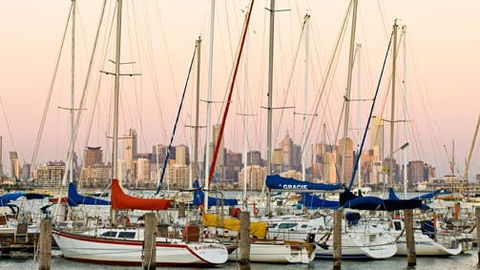 Williamstown - Gold Coast Attractions 0