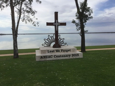 Anzac Centenary Cross - Gold Coast Attractions 0