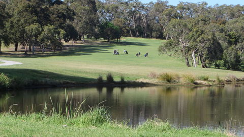 Devilbend Golf Club - Gold Coast Attractions 1