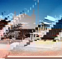 Gayndah War Memorial - Gold Coast Attractions