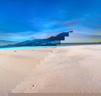 Island Beach - Gold Coast Attractions