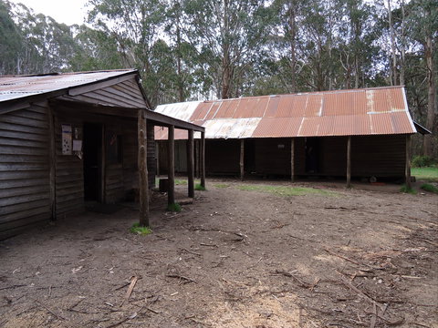 Razorback Hut - Gold Coast Attractions 0