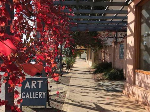 Riverton Light Gallery - Gold Coast Attractions 0