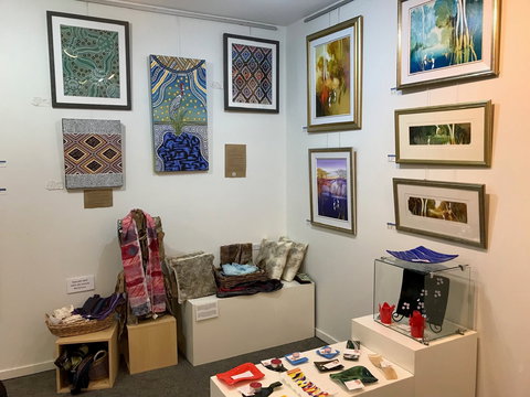 Batemans Bay Visitors Centre Art Gallery - Gold Coast Attractions 1