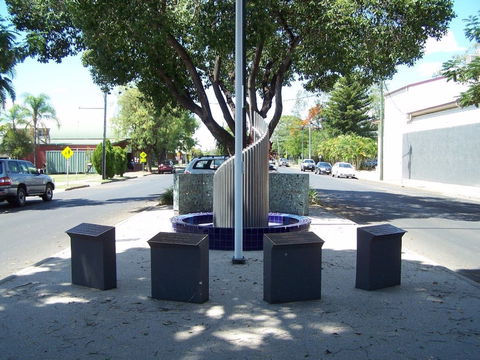Emerald War Memorial - Gold Coast Attractions 0
