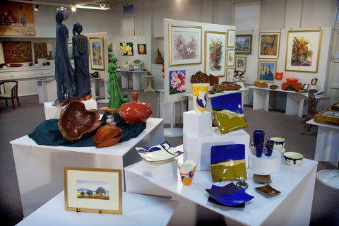 Inverell Art  Gallery - Gold Coast Attractions 1