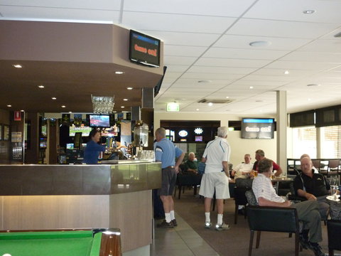 Queanbeyan Golf Club - Gold Coast Attractions 1