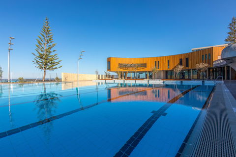 Scarborough Beach - Gold Coast Attractions 1