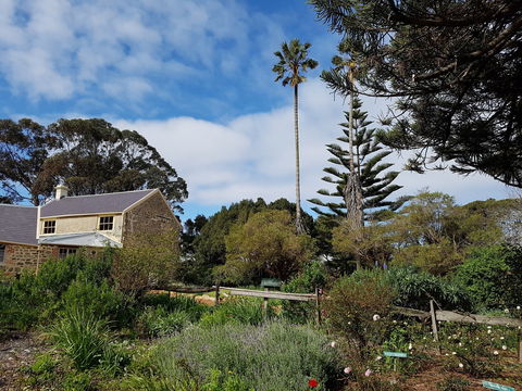 Strawberry Hill - Gold Coast Attractions 1