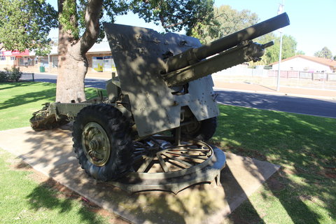 War Gun Trophy - Gold Coast Attractions 0