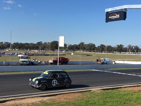 Winton Motor Raceway - Gold Coast Attractions 1