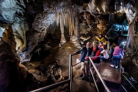 Jenolan Caves: Imperial Cave Tour - Gold Coast Attractions 3