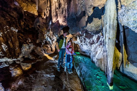Jenolan Caves: Imperial Cave Tour - Gold Coast Attractions 2