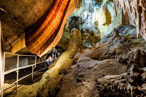 Jenolan Caves: Imperial Cave Tour - Gold Coast Attractions 4
