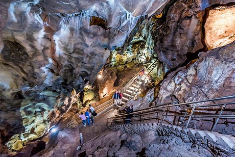 Jenolan Caves: Chifley Cave Tour - Gold Coast Attractions 3
