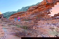 The Amazing Kings Canyon 4-Hours Walking Tour and Hike