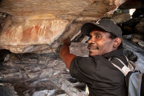 Arnhem Land Injalak Hill Full-Day Tour From Darwin - Gold Coast Attractions 2