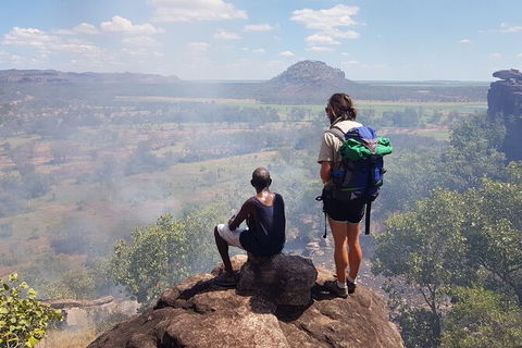 Arnhem Land Injalak Hill Full-Day Tour From Darwin - Gold Coast Attractions 9