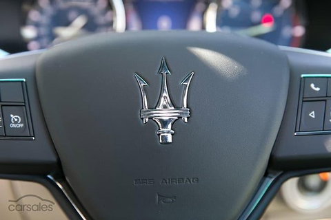 Maserati Quattroporte Limousine Transfer Cairns Airport To City - Gold Coast Attractions 3