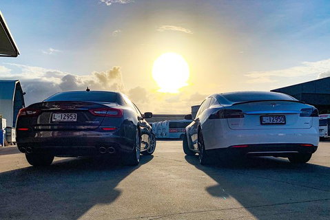 Maserati Quattroporte Limousine Transfer Cairns Airport To City - Gold Coast Attractions 7