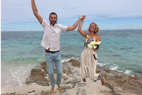 Elope In Paradise - Weddings At Mission Beach - Gold Coast Attractions 1