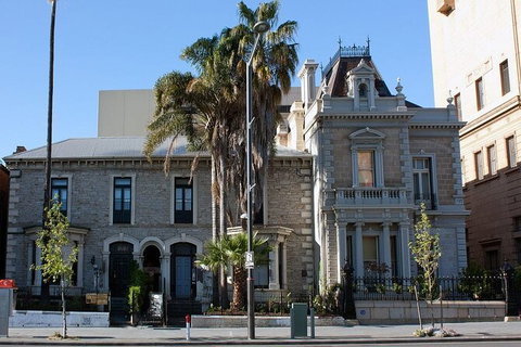 Adelaide Airport Transfers : Airport ADL To Adelaide City In Luxury Car - Gold Coast Attractions 4