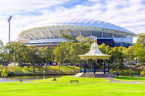 Arrival Private Transfers: Adelaide Airport ADL To Adelaide In Business Car - Gold Coast Attractions 8