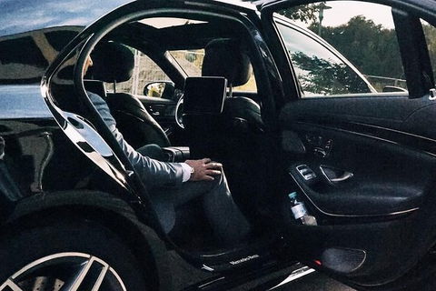 Departure Private Transfers: Adelaide To Adelaide Airport ADL In Business Car - Gold Coast Attractions 4