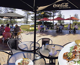The Beach And Bush Gallery And Cafe - Gold Coast Attractions 0