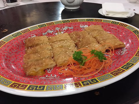 Shangri-la Inn Restaurant - Gold Coast Attractions 0