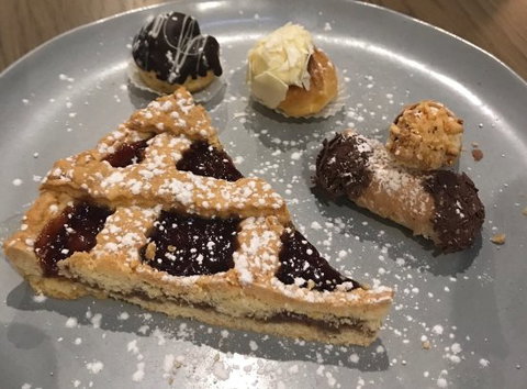 Lunico Hotel - Gold Coast Attractions 0