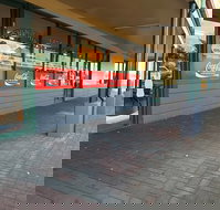 Michael's Golden Hen - Gold Coast Attractions