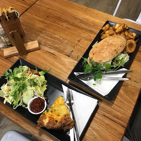 Two Little Owls Cafe - Gold Coast Attractions 0