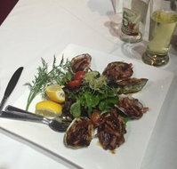 Johno Madden Bar and Grill - Gold Coast Attractions