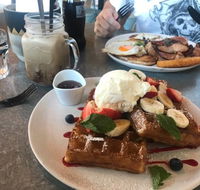 Ollie's Cafe Bar - Gold Coast Attractions