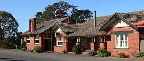 Ti Tree Hotel - Gold Coast Attractions 0