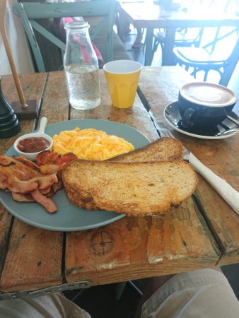 Hummingbird Cafe - Gold Coast Attractions 0