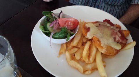 Kincumber Hotel - Gold Coast Attractions 0