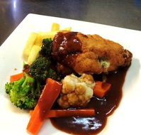 Globe Hotel Restaurant - Gold Coast Attractions