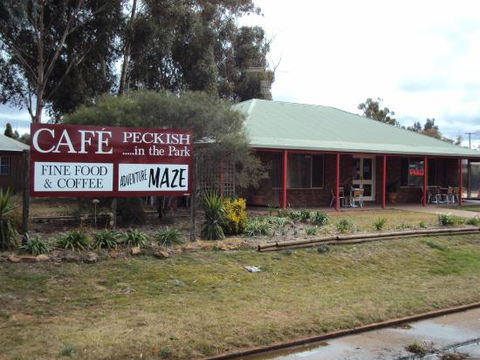 Cafe Peckish - Gold Coast Attractions 0